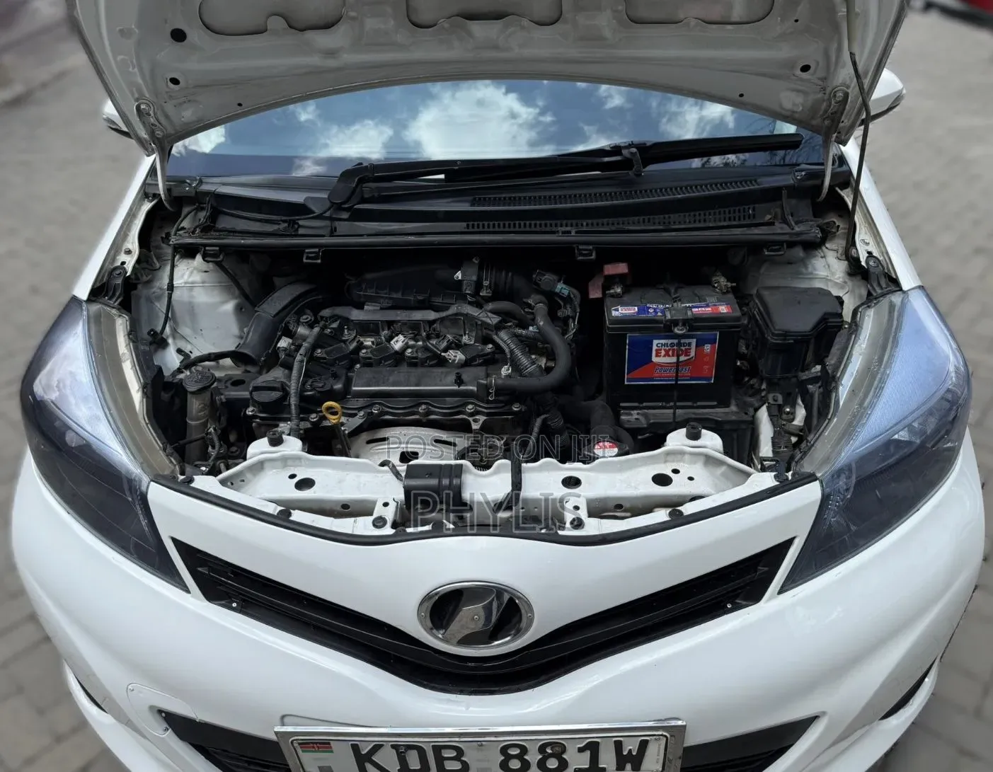 Toyota Vitz 2013 White