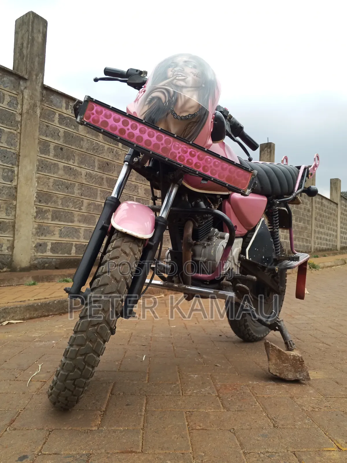Bajaj Boxer 150 UG 2024 Pink