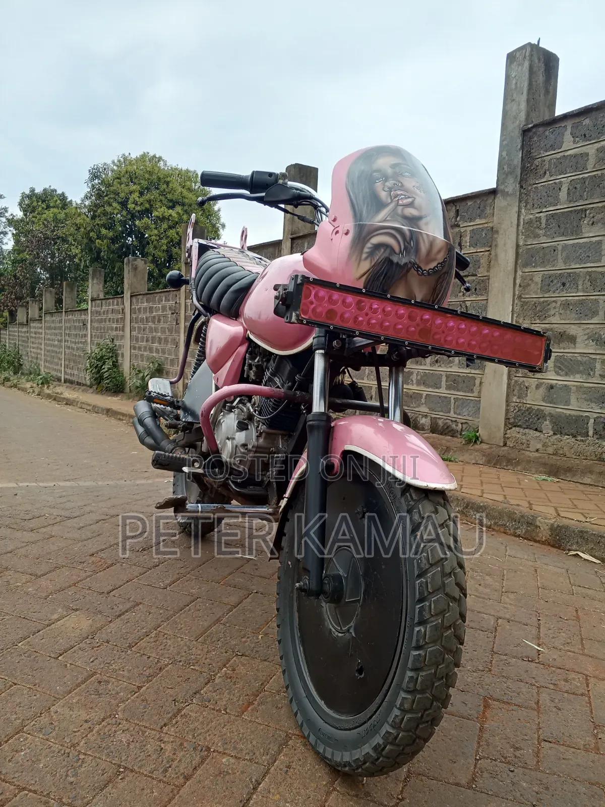 Bajaj Boxer 150 UG 2024 Pink
