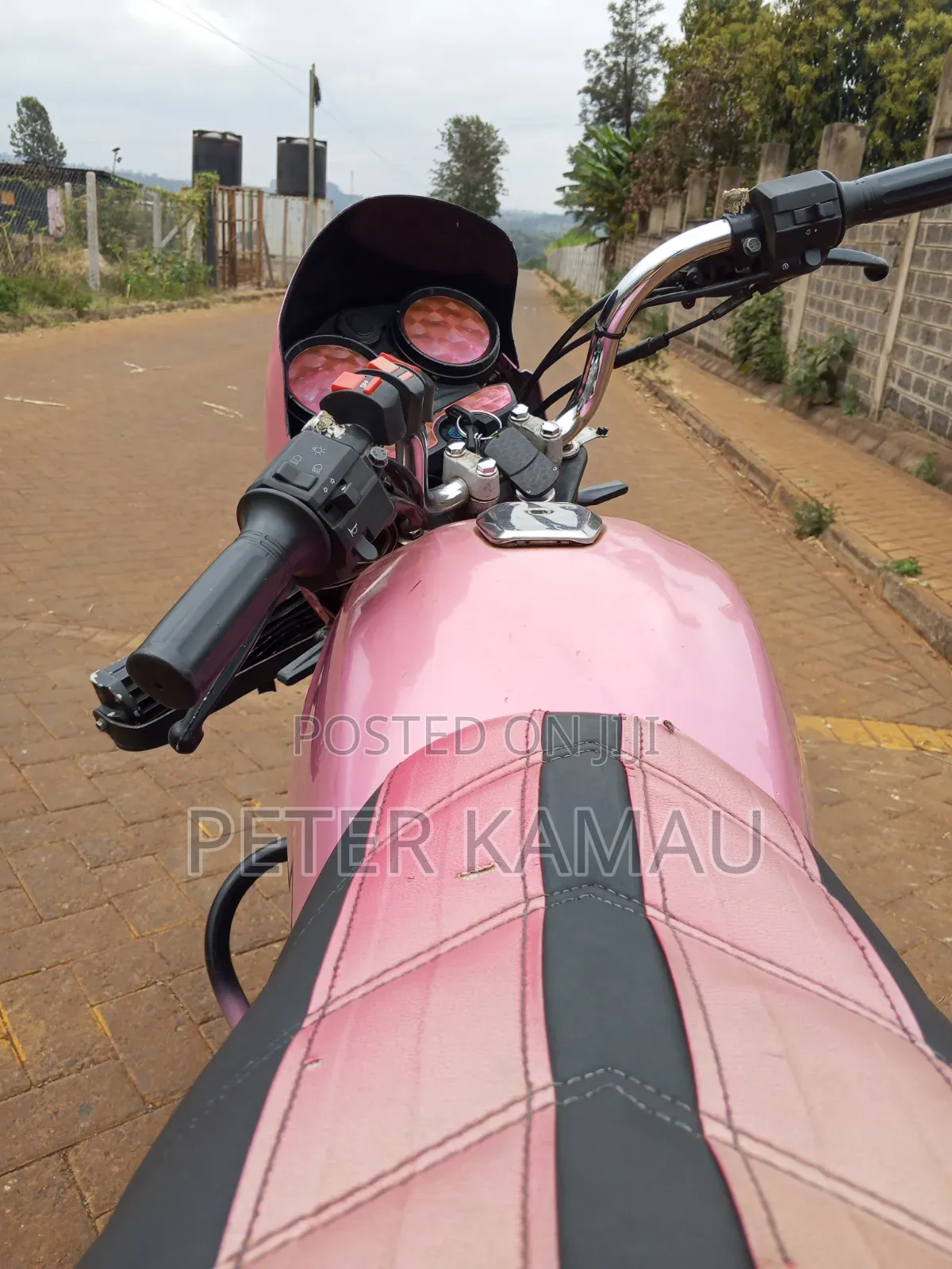Bajaj Boxer 150 UG 2024 Pink