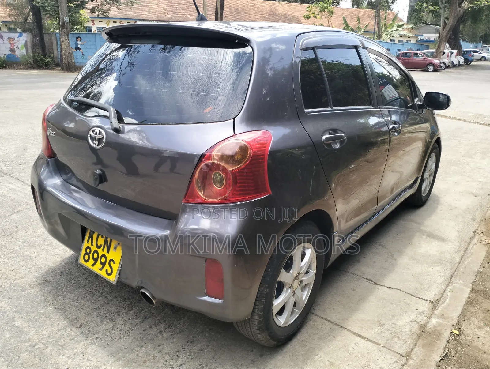 Toyota Vitz 2010 Gray