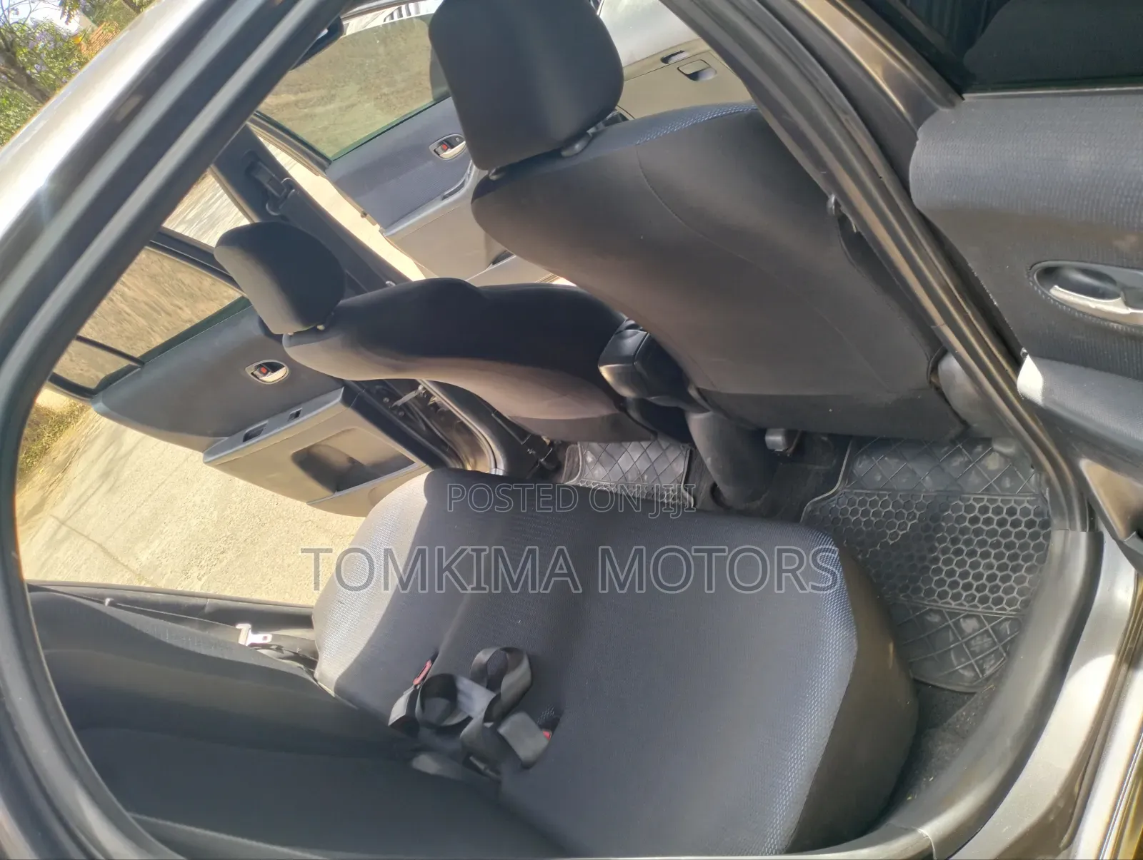 Toyota Vitz 2010 Gray