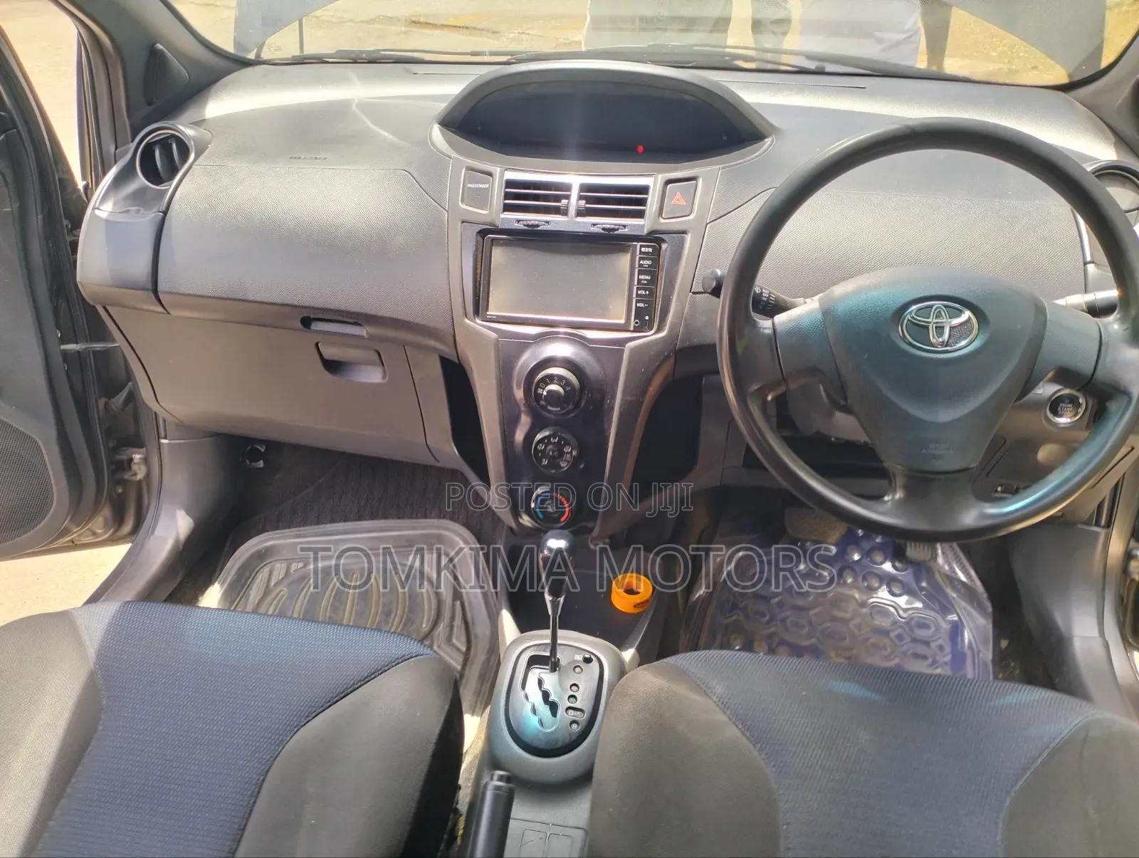Toyota Vitz 2010 Gray