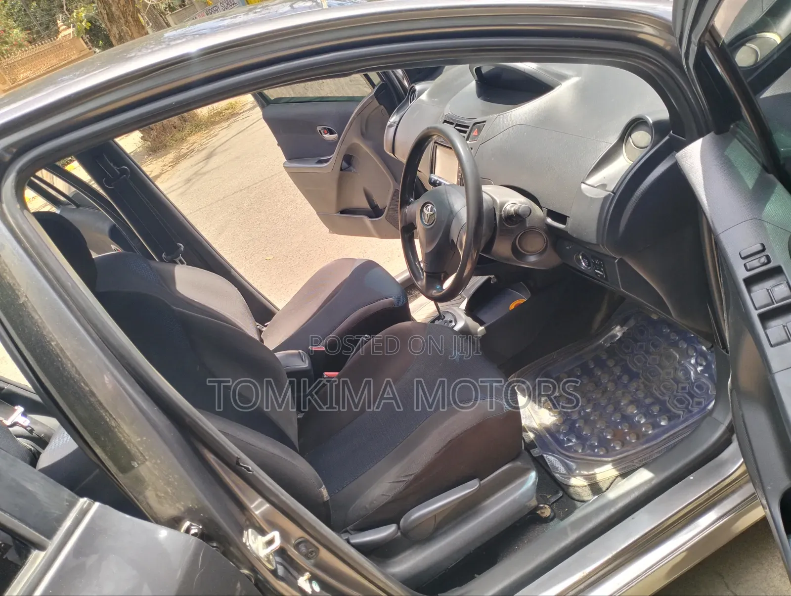 Toyota Vitz 2010 Gray