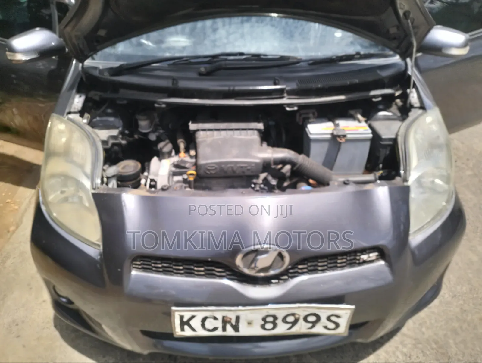 Toyota Vitz 2010 Gray