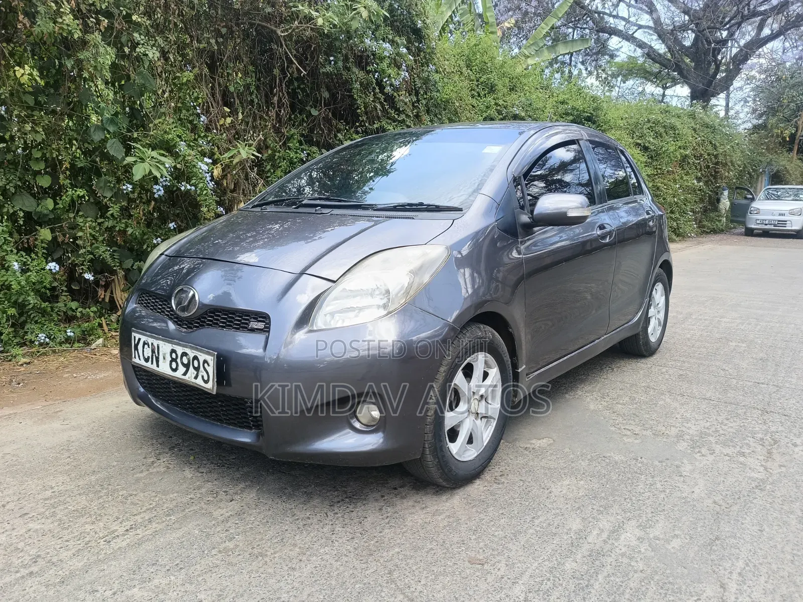 Toyota Vitz 1.3 AWD 5dr 2010 Gray