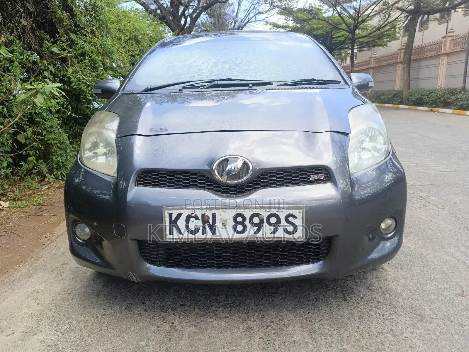 Toyota Vitz 1.3 AWD 5dr 2010 Gray