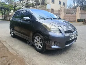 Toyota Vitz 1.3 AWD 5dr 2010 Gray