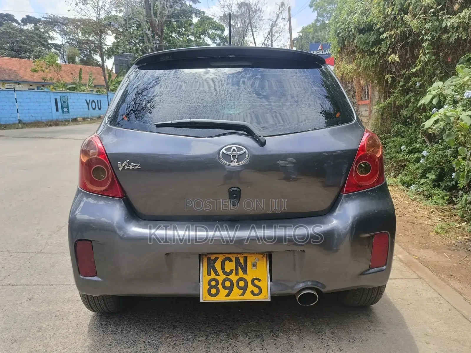 Toyota Vitz 1.3 AWD 5dr 2010 Gray