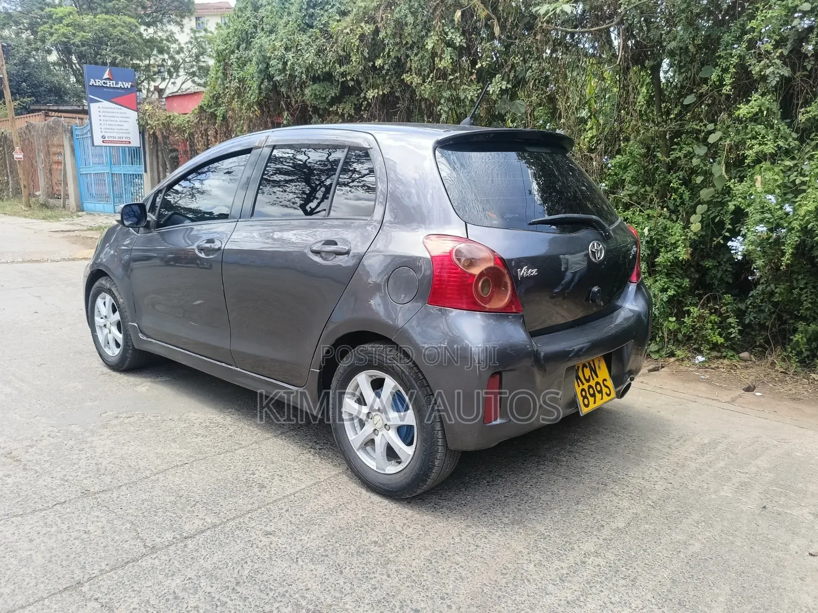 Toyota Vitz 1.3 AWD 5dr 2010 Gray