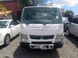 Mitsubishi Fuso 2013 White