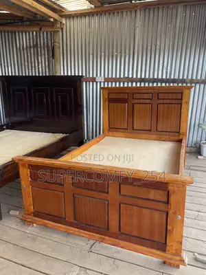 A Finely Finished 4/6 Wooden Bed