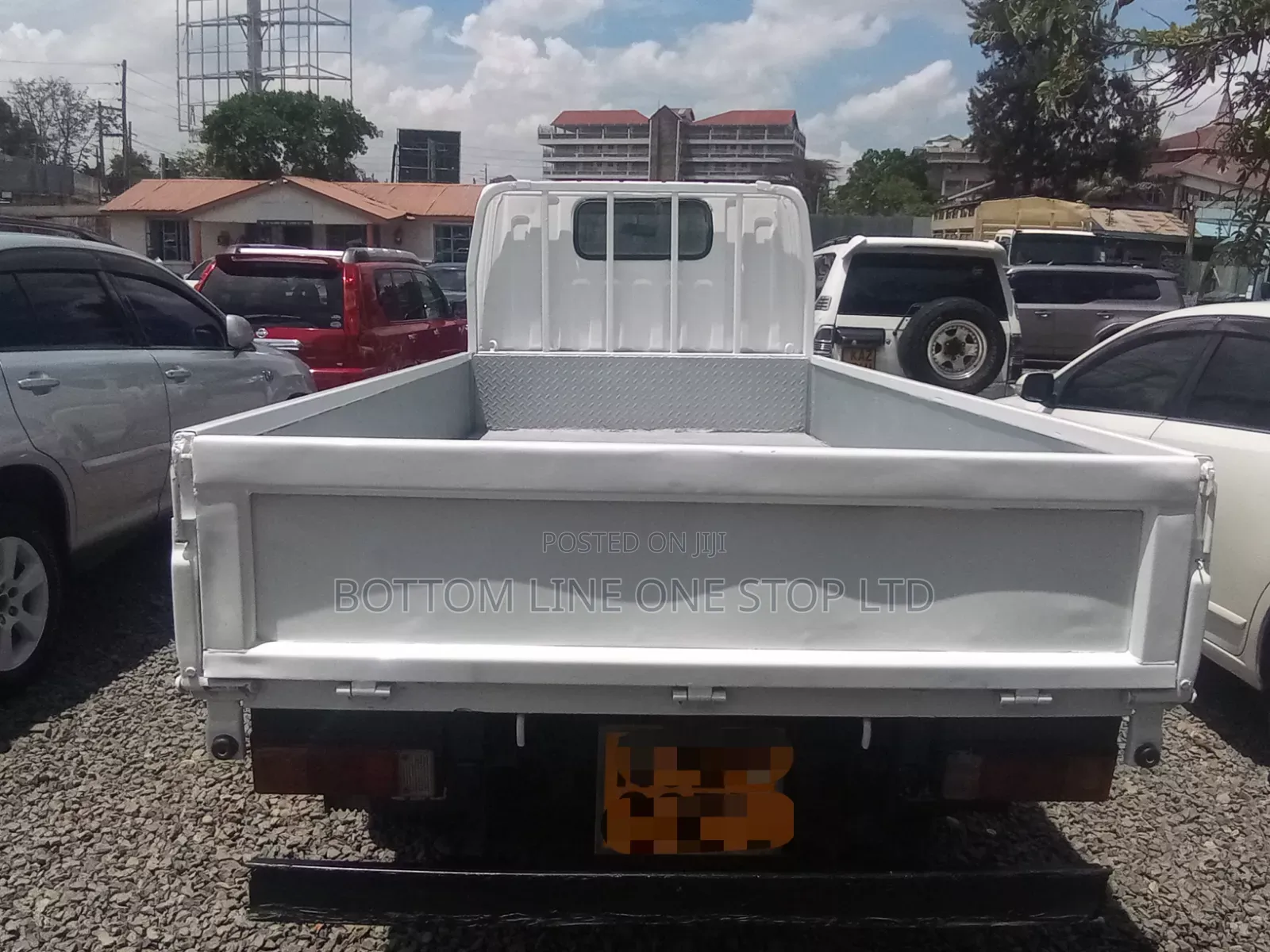 Mitsubishi Fuso 2013 White
