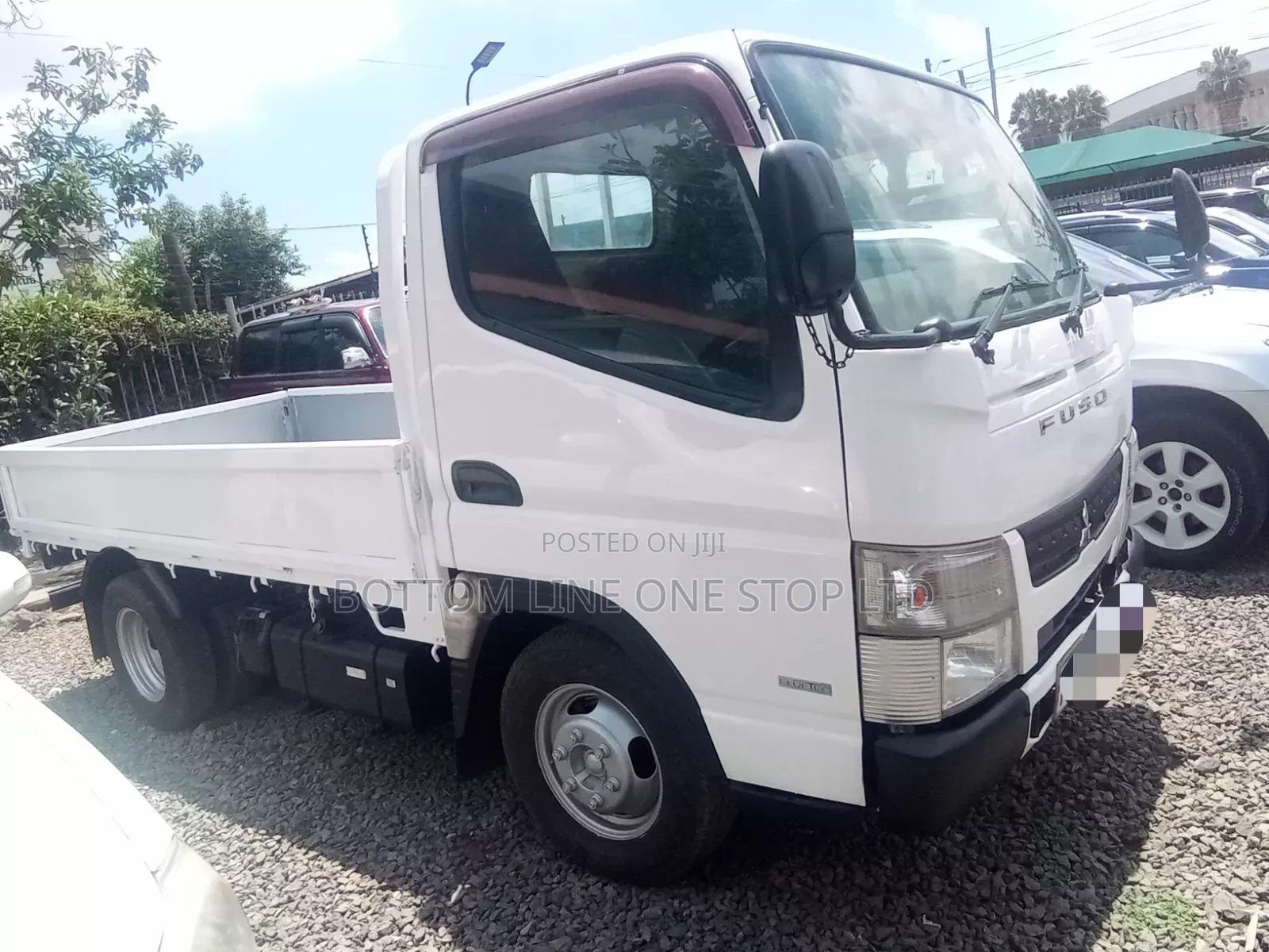 Mitsubishi Fuso 2013 White