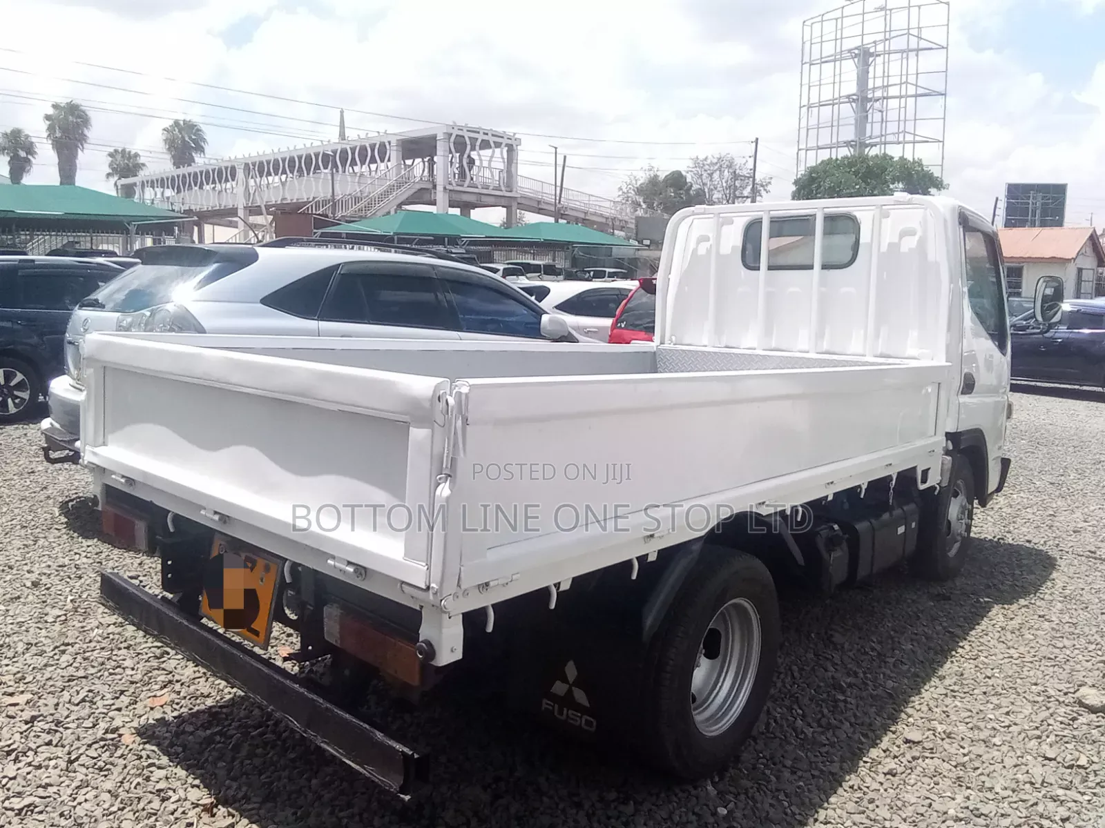 Mitsubishi Fuso 2013 White