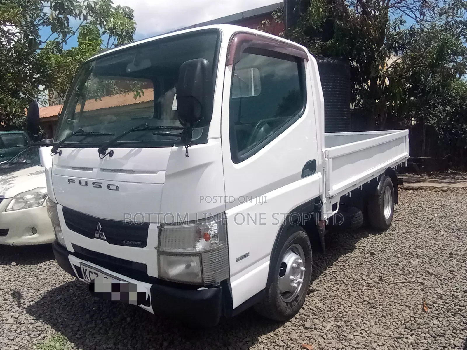 Mitsubishi Fuso 2013 White