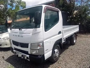 Mitsubishi Fuso 2013 White