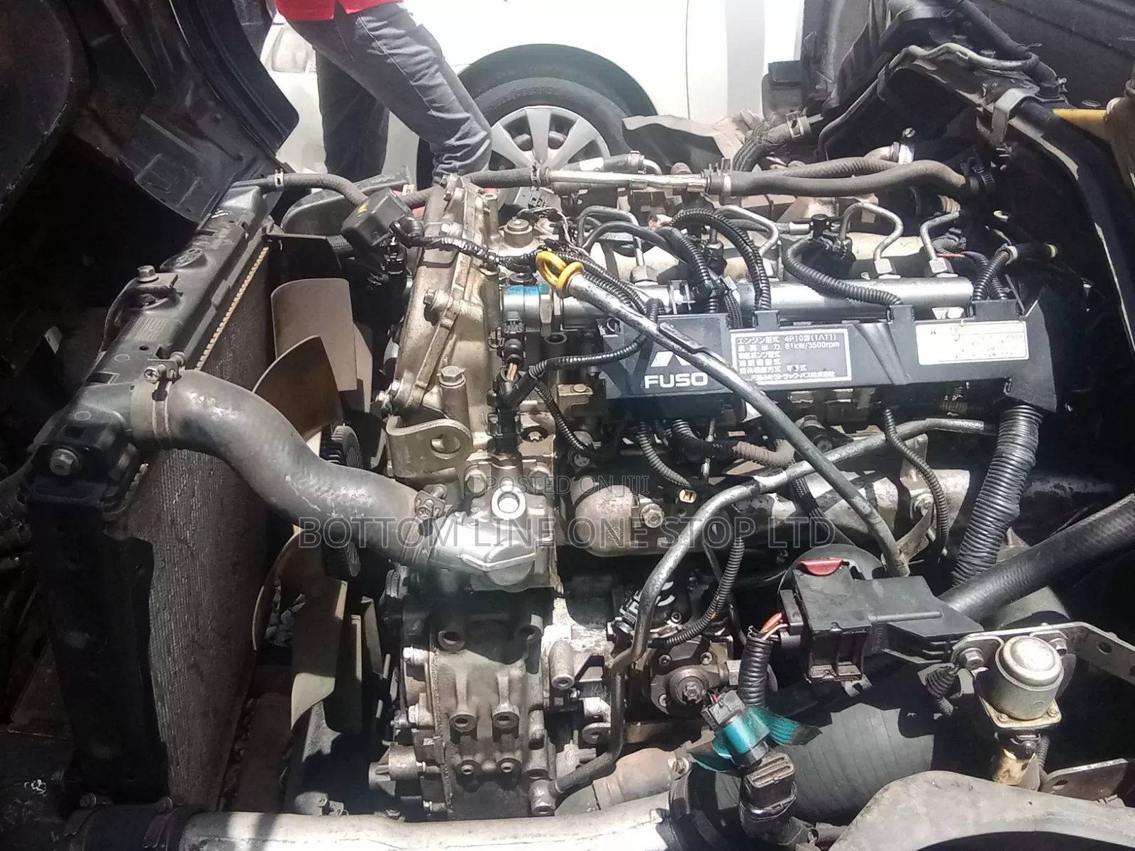 Mitsubishi Fuso 2013 White