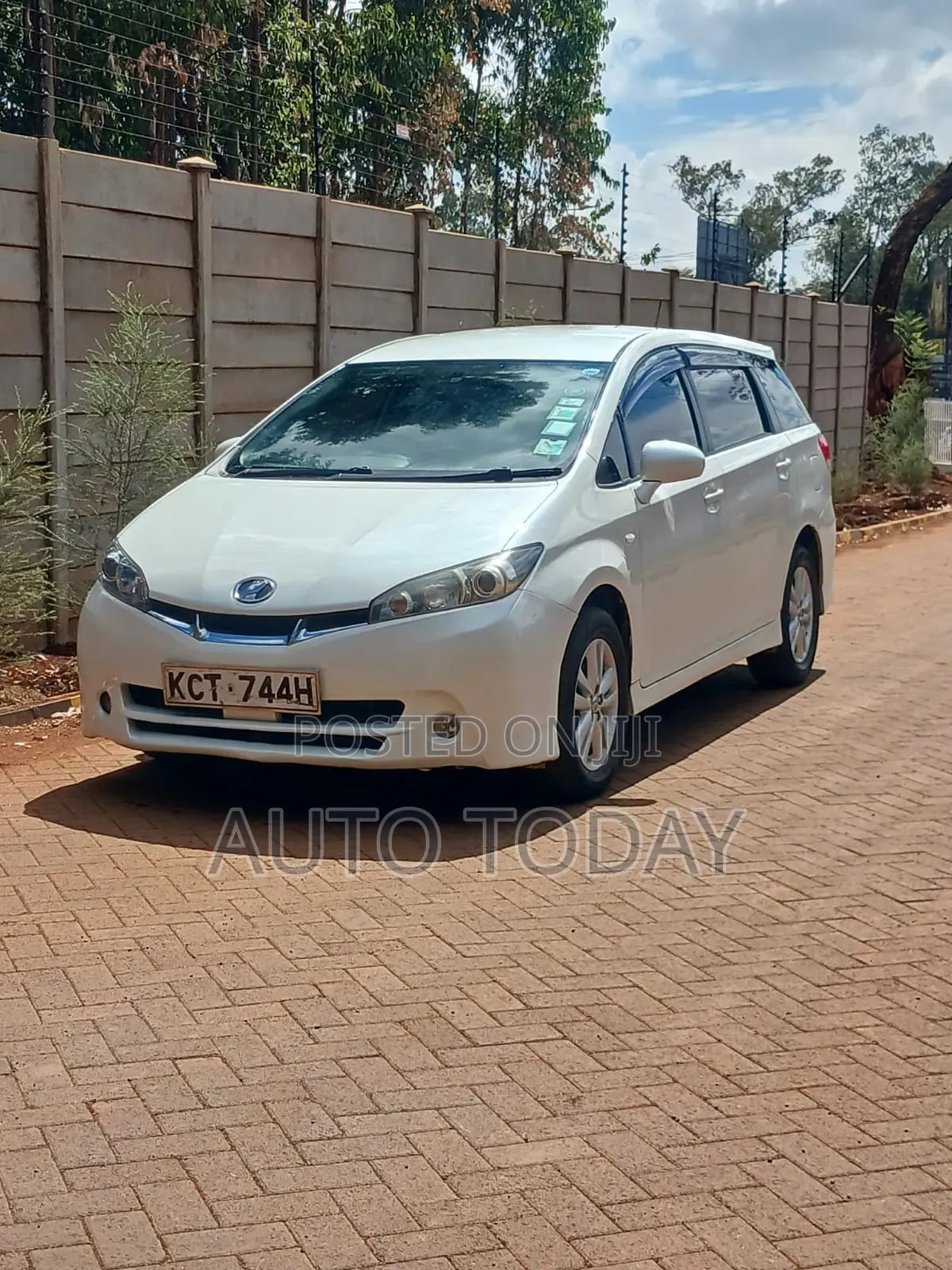 Toyota Wish 2012 White