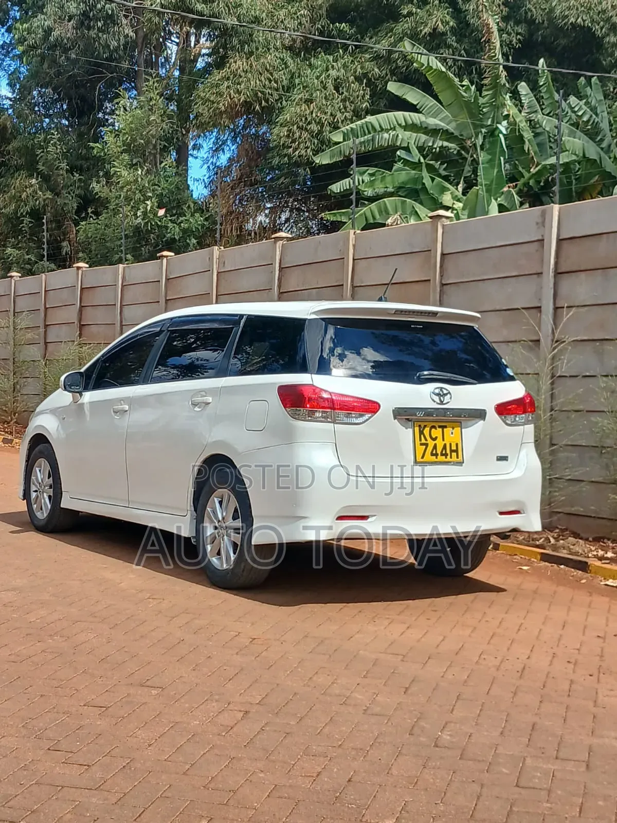 Toyota Wish 2012 White
