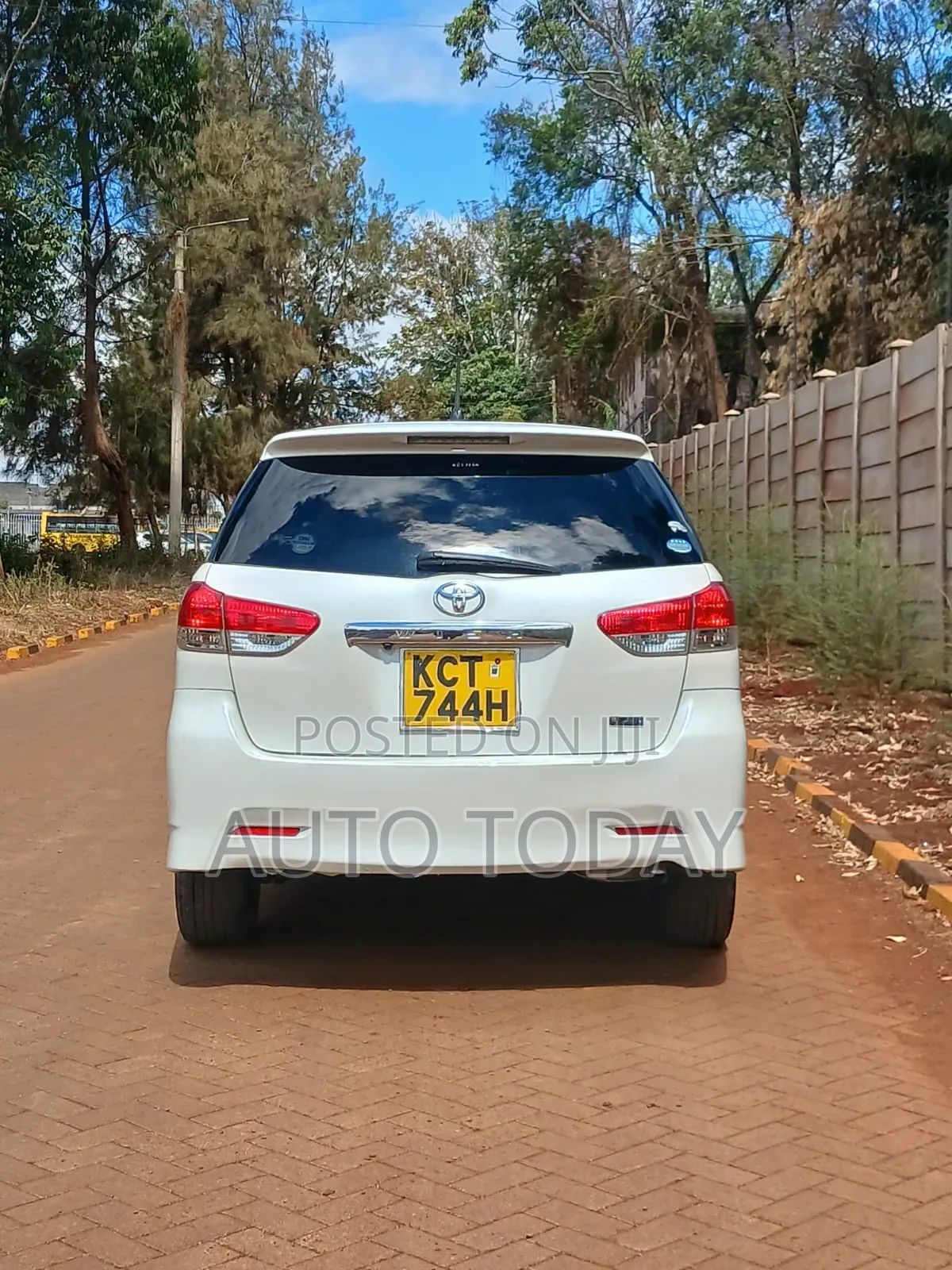Toyota Wish 2012 White