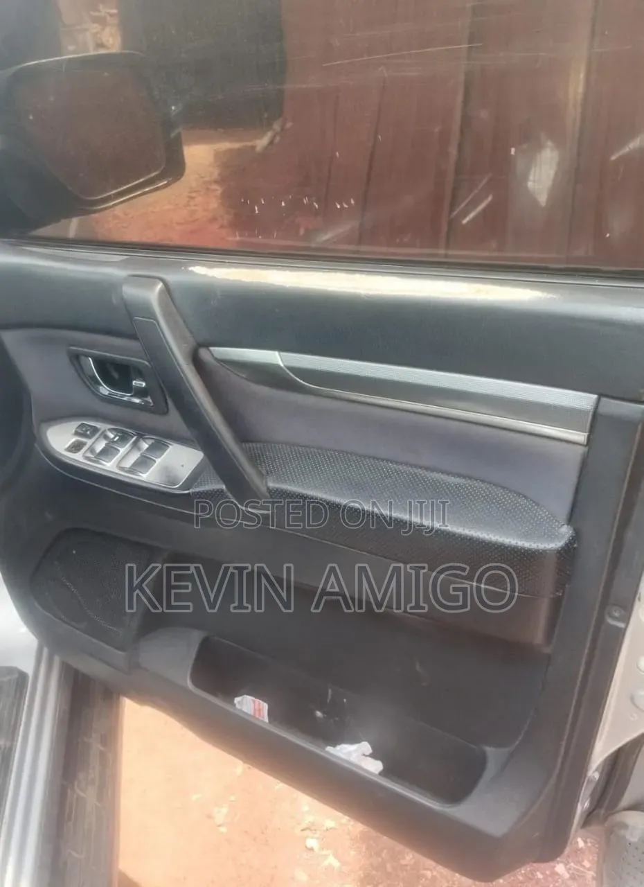 Mitsubishi Pajero 2007 Silver