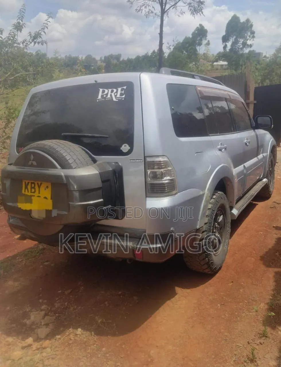 Mitsubishi Pajero 2007 Silver