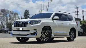 Toyota Land Cruiser Prado 2.8 2017 White