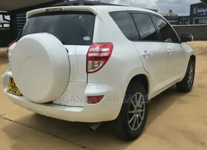 Toyota RAV4 2012 White