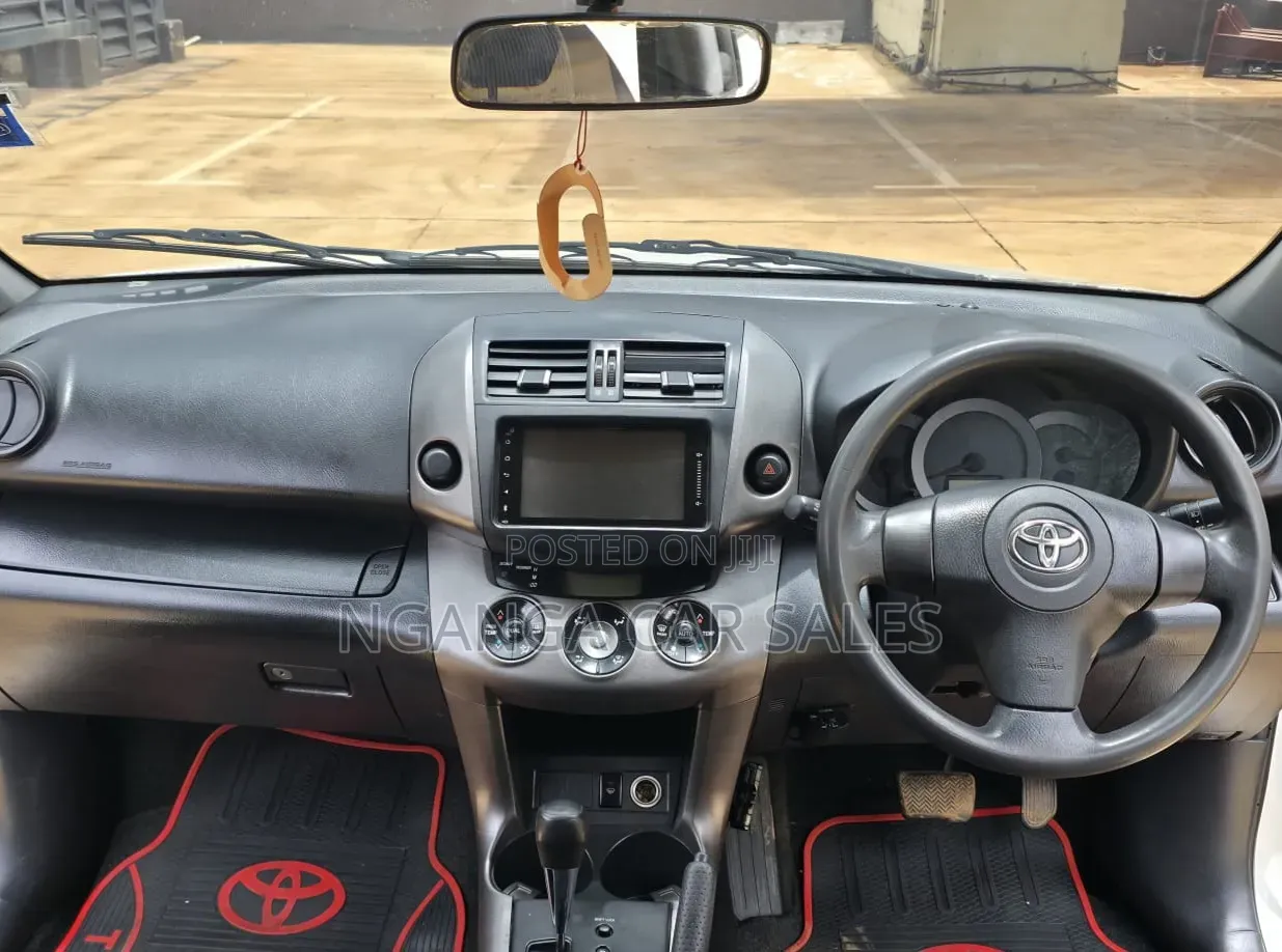 Toyota RAV4 2012 White