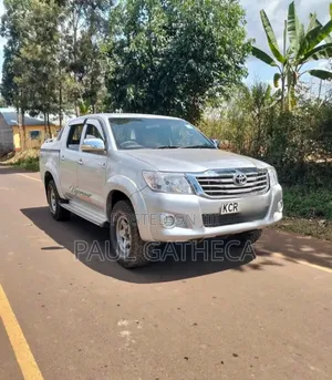 Toyota Hilux 2012 Gray