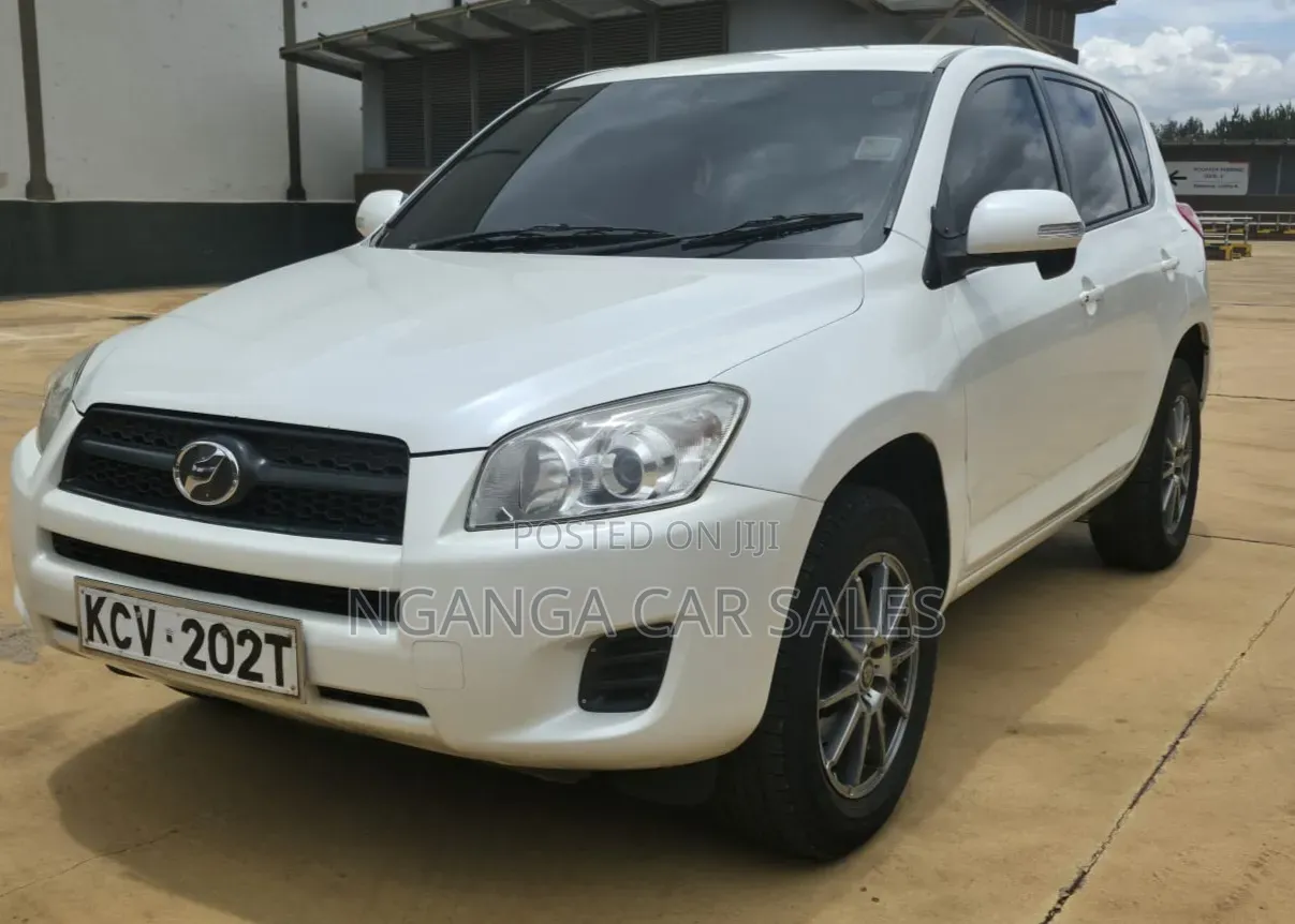 Toyota RAV4 2012 White