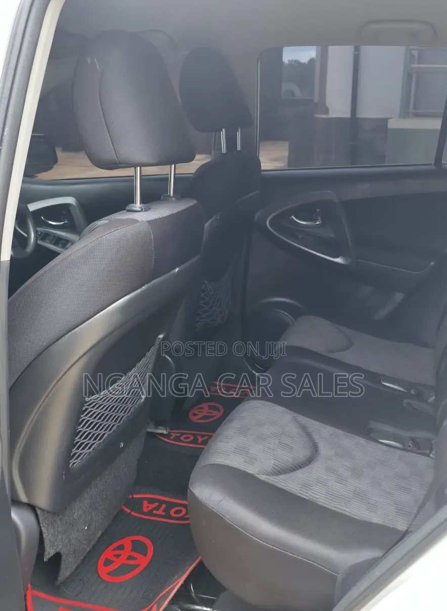 Toyota RAV4 2012 White