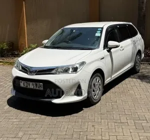 Toyota Corolla Fielder 1.5 Hybrid FWD 2019 White