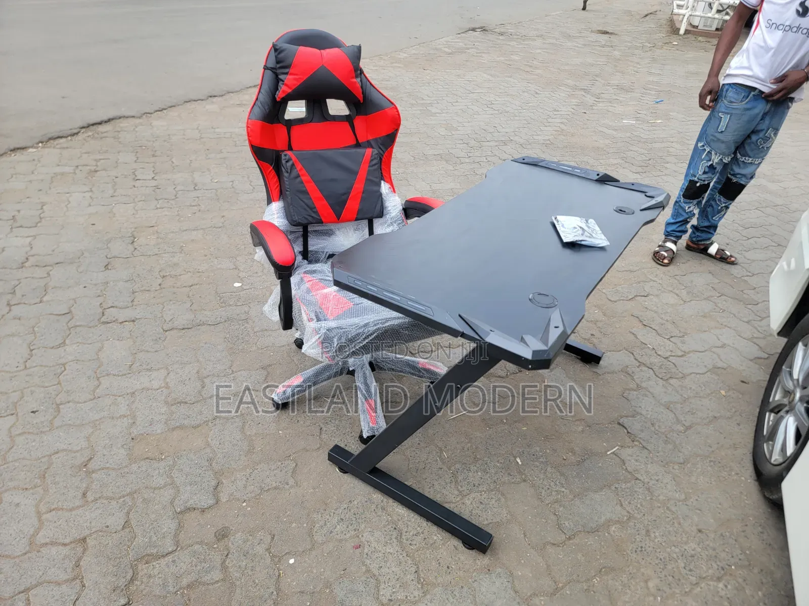 Modern Computer and Gaming Table and Gaming Chair