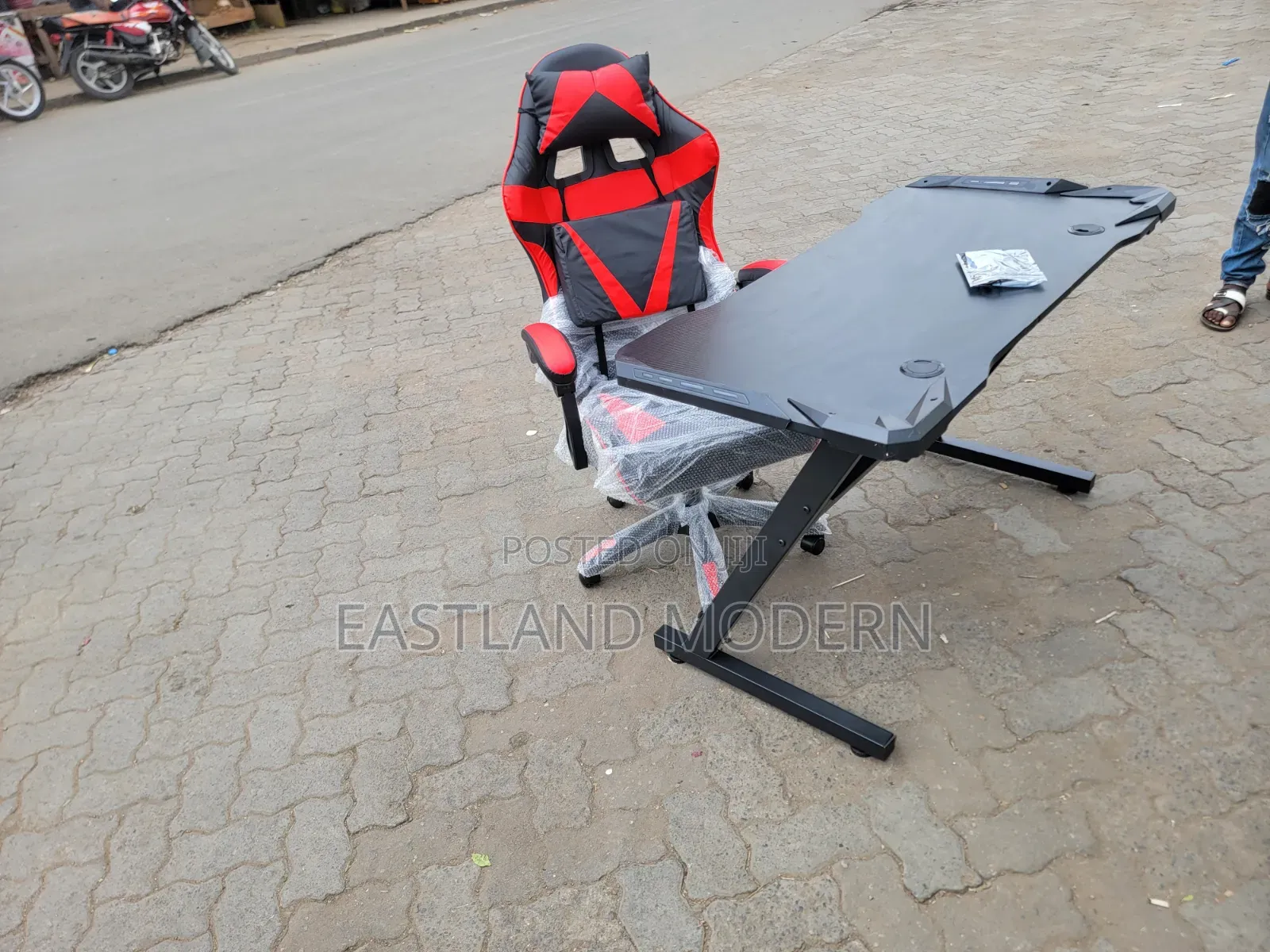 Modern Computer and Gaming Table and Gaming Chair