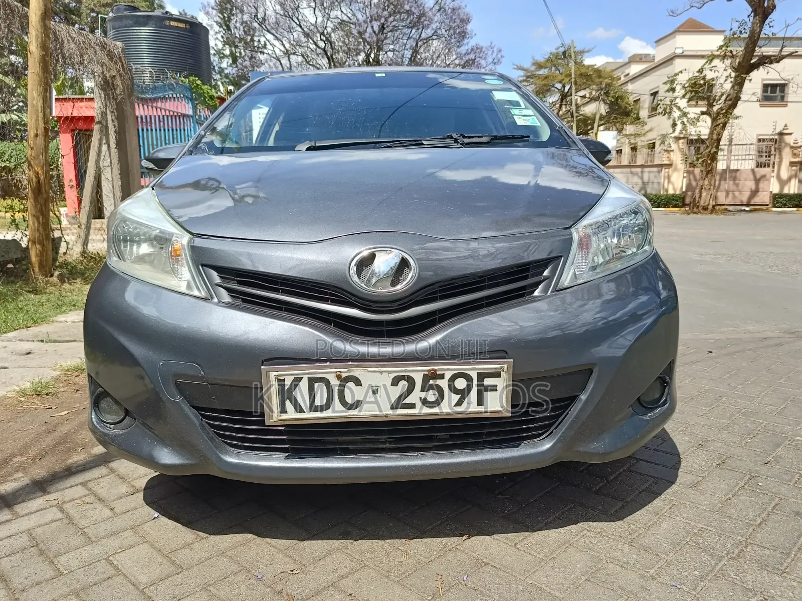 Toyota Vitz 1.3 FWD 5dr 2014 Gray
