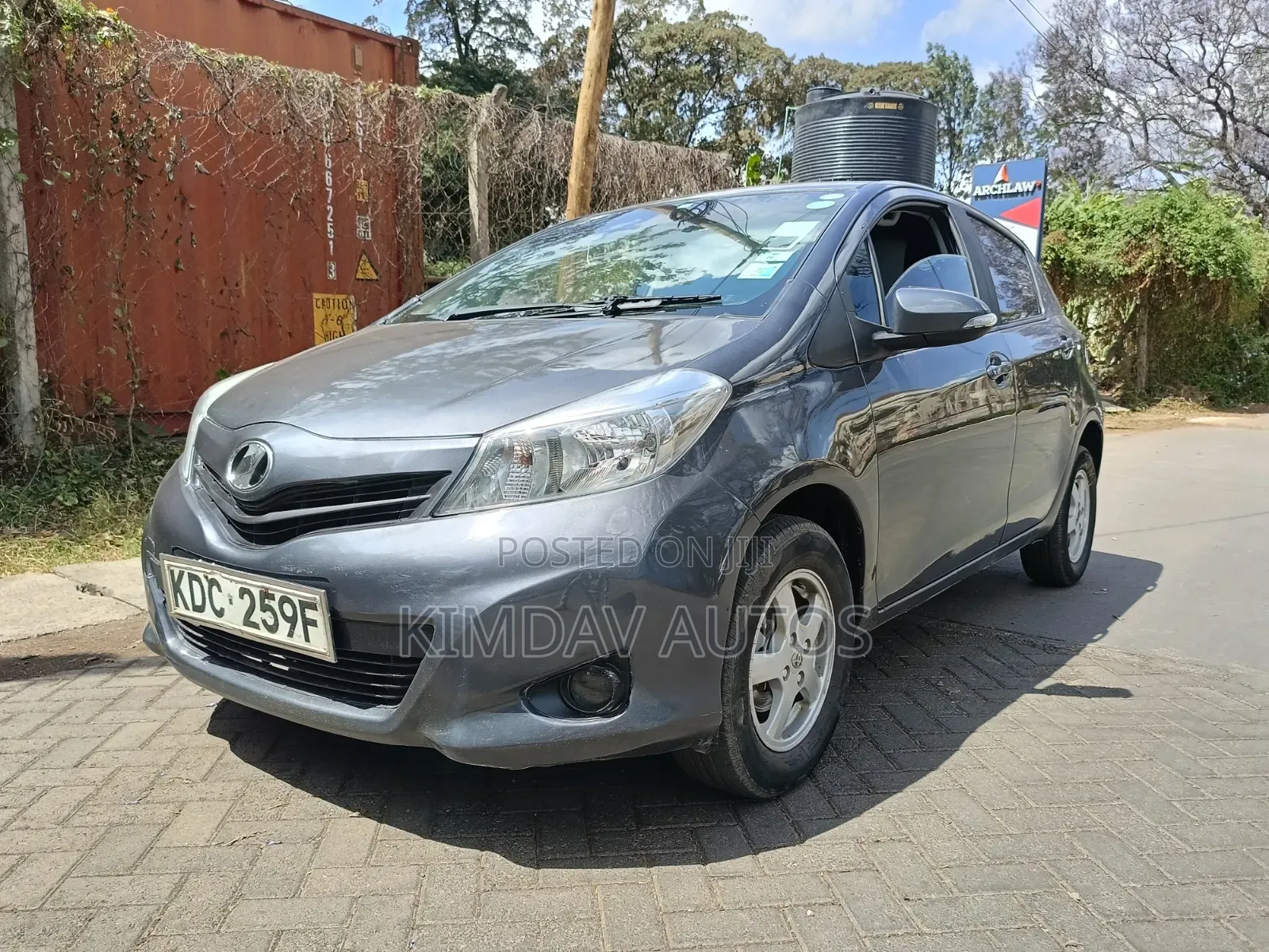 Toyota Vitz 1.3 FWD 5dr 2014 Gray