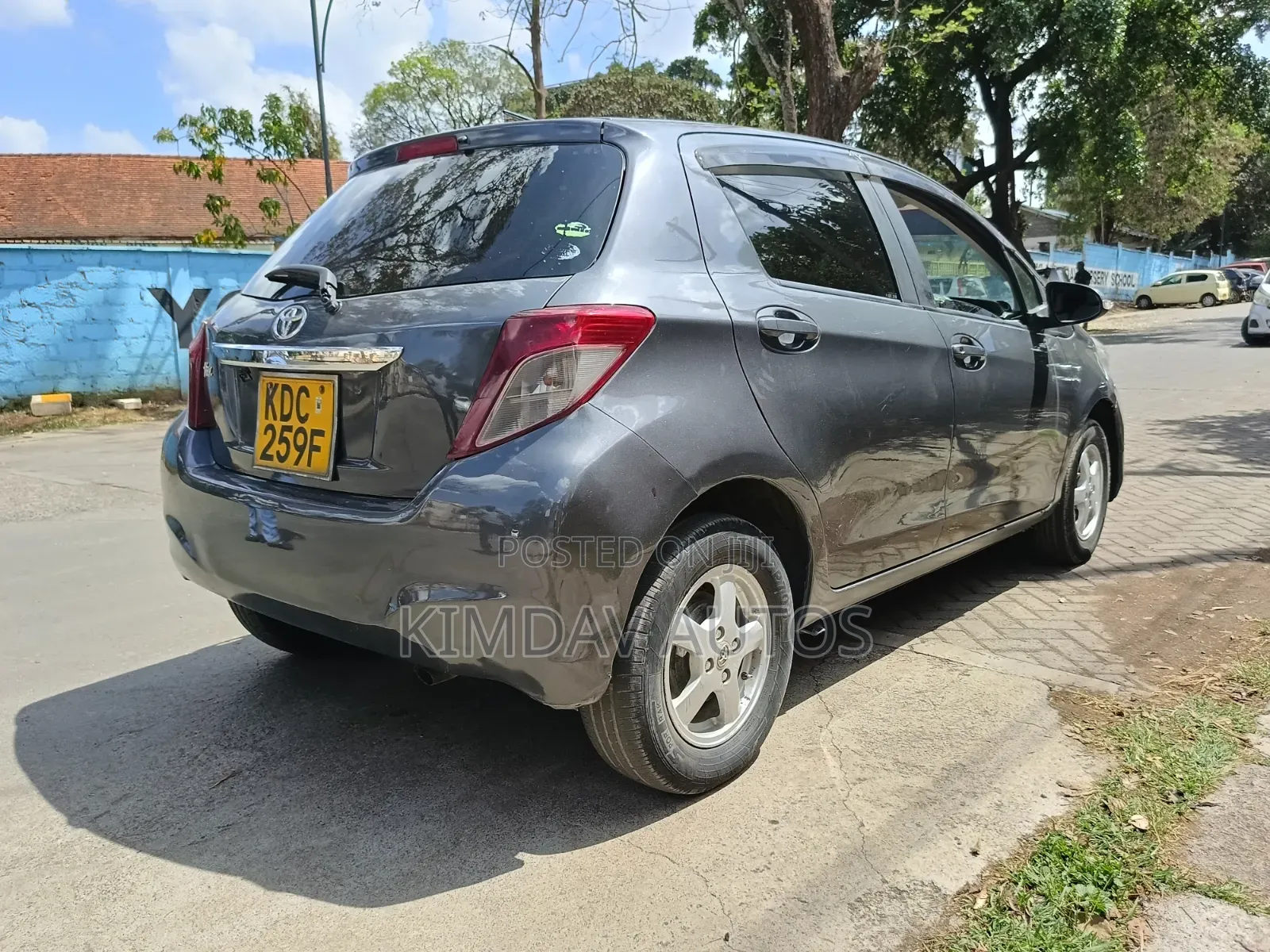Toyota Vitz 1.3 FWD 5dr 2014 Gray