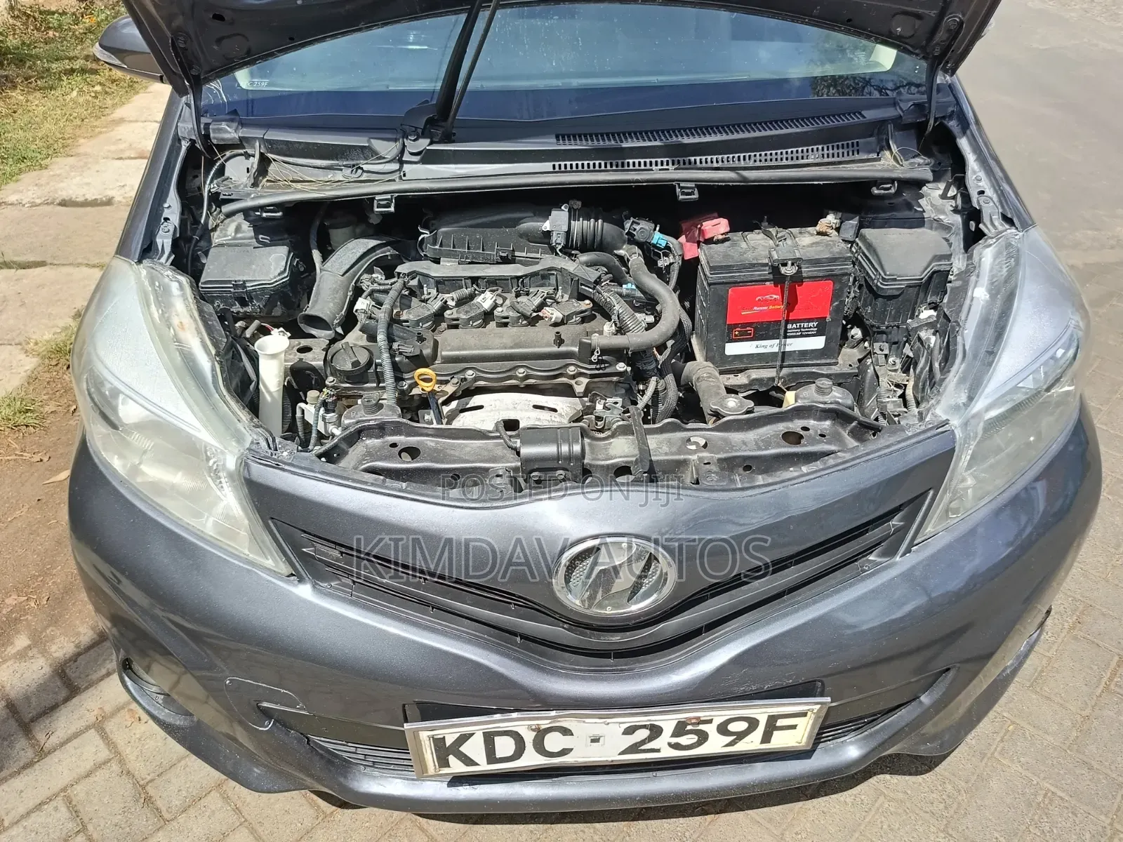 Toyota Vitz 1.3 FWD 5dr 2014 Gray