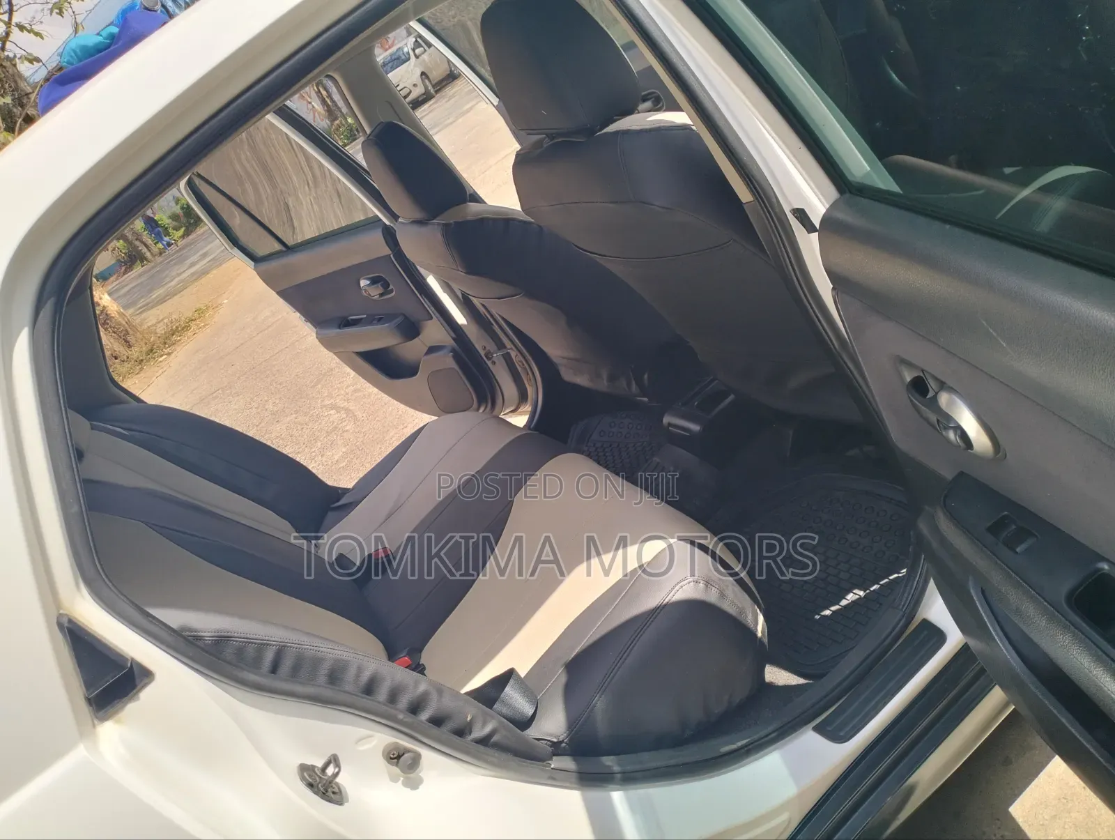 Nissan Tiida 2012 White