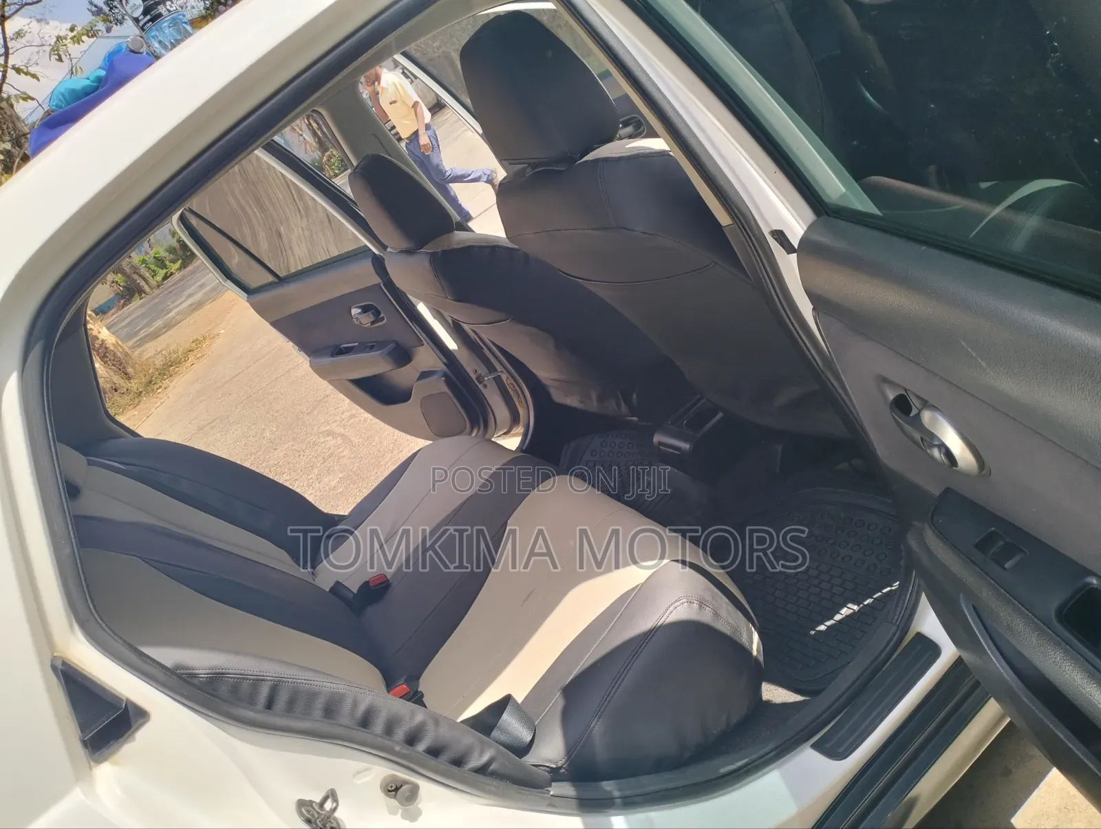 Nissan Tiida 2012 White