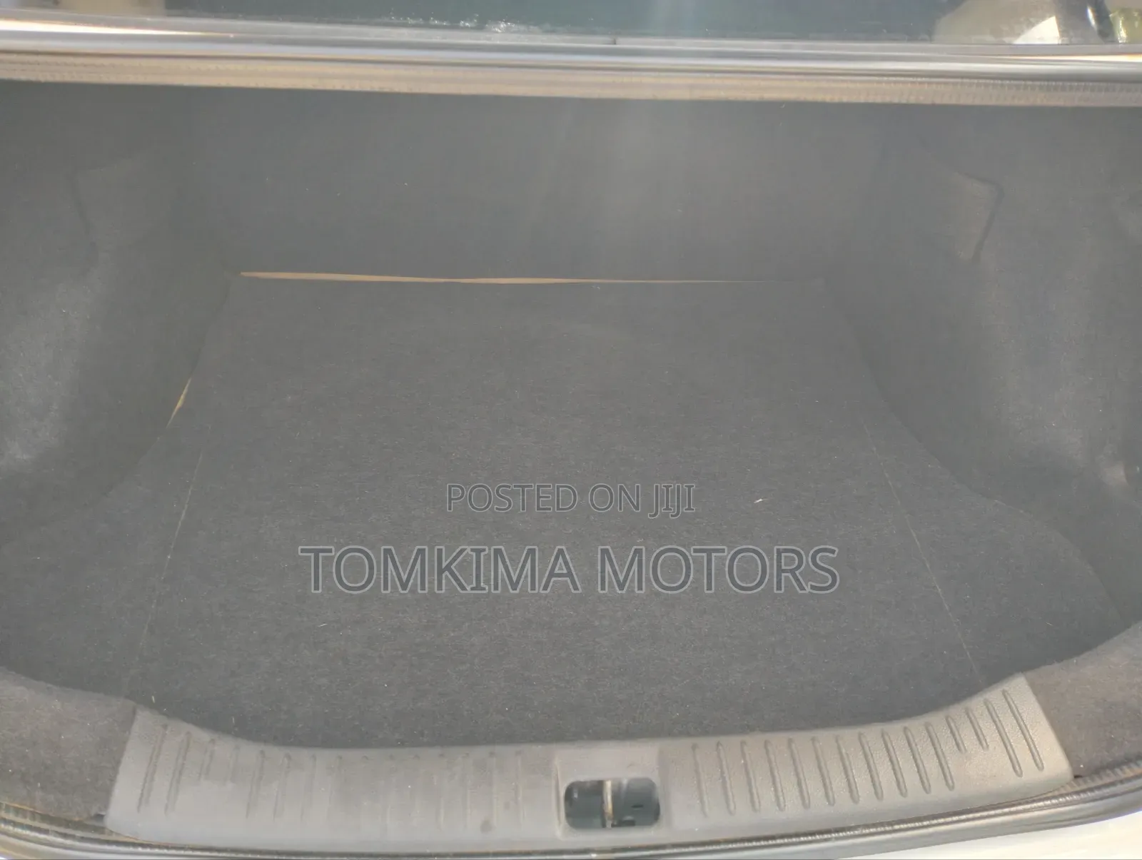 Nissan Tiida 2012 White