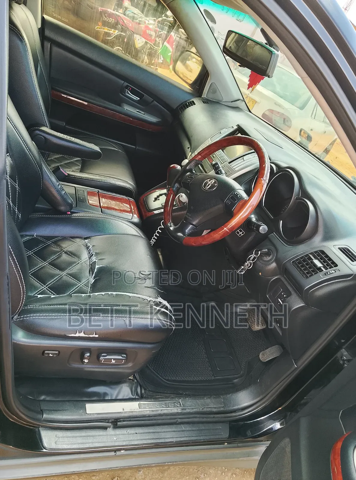 Toyota Harrier 2.4 2011 Black