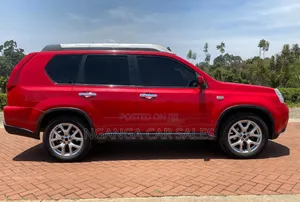 Nissan X-Trail 2012 Red