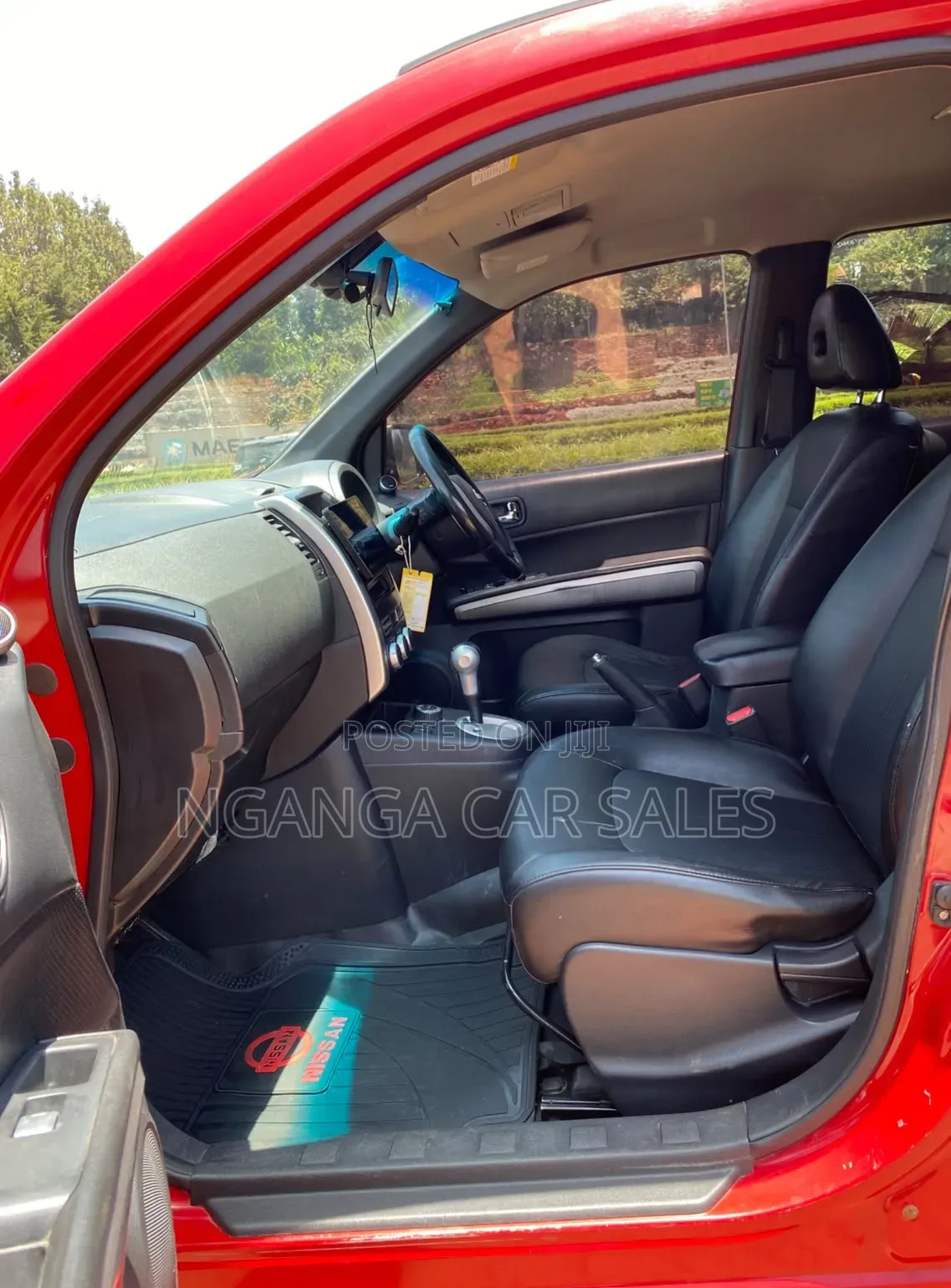 Nissan X-Trail 2012 Red