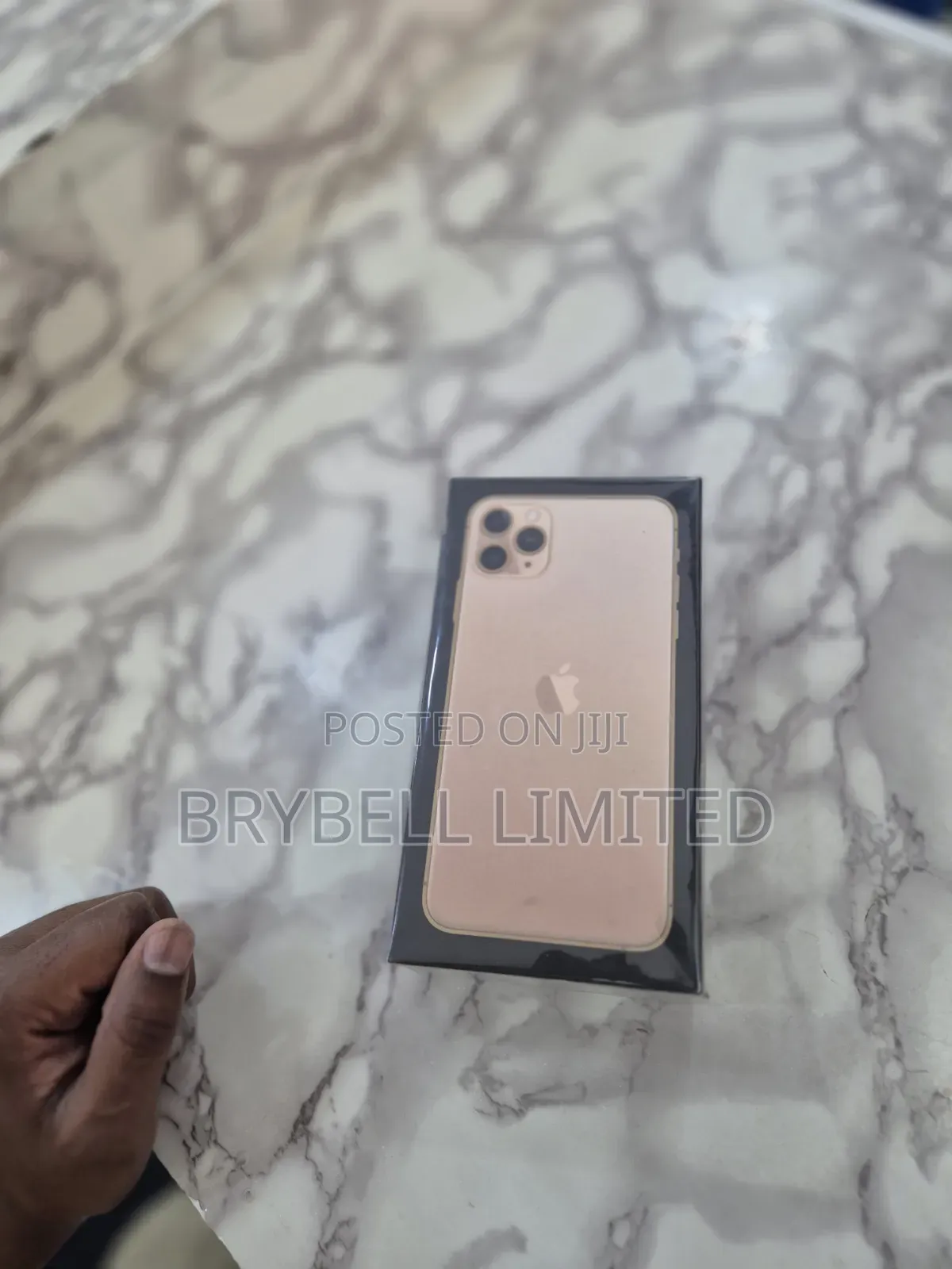 New Apple iPhone 11 Pro Max 256 GB Gold