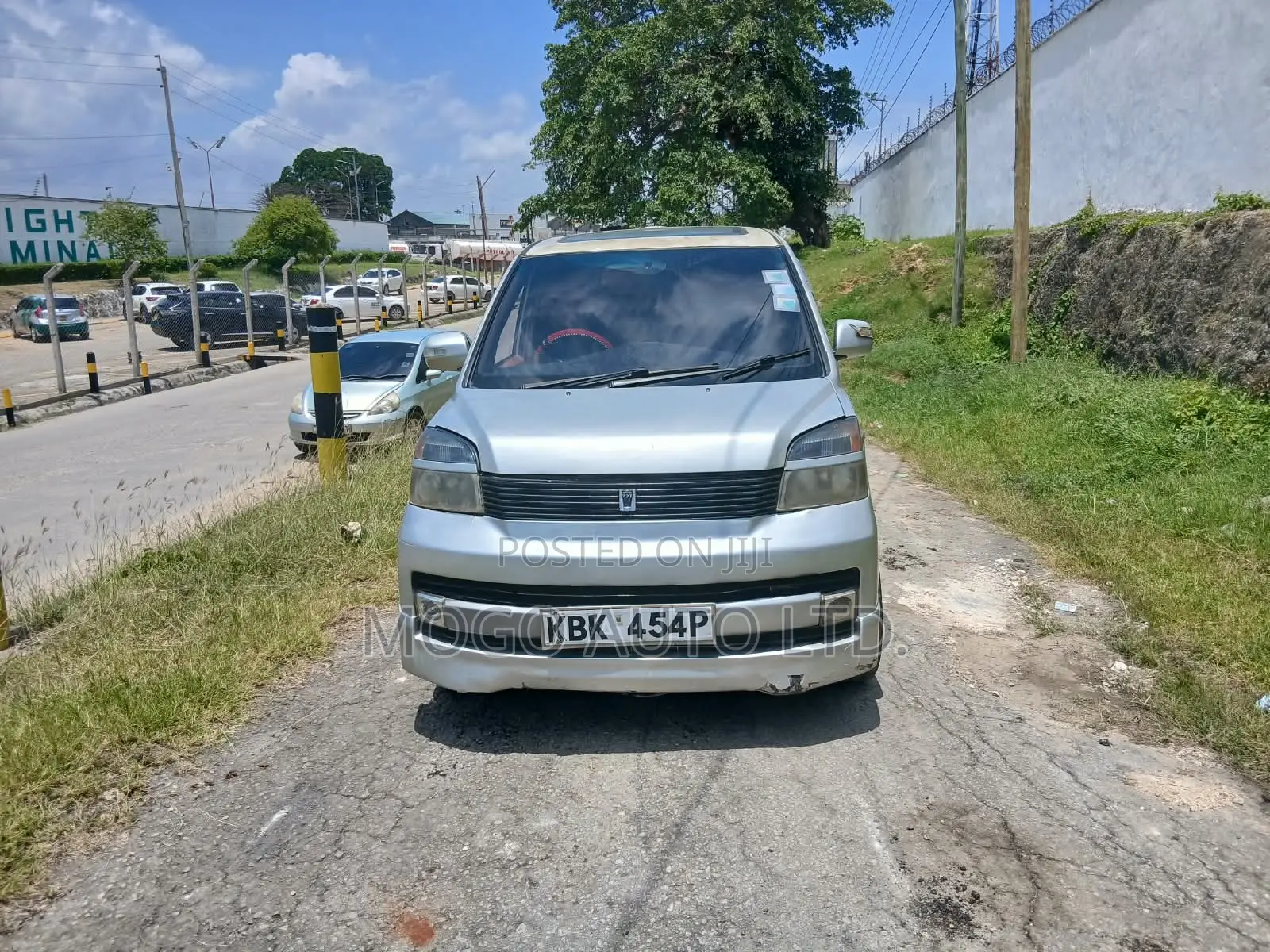 Toyota Noah 2002 Silver
