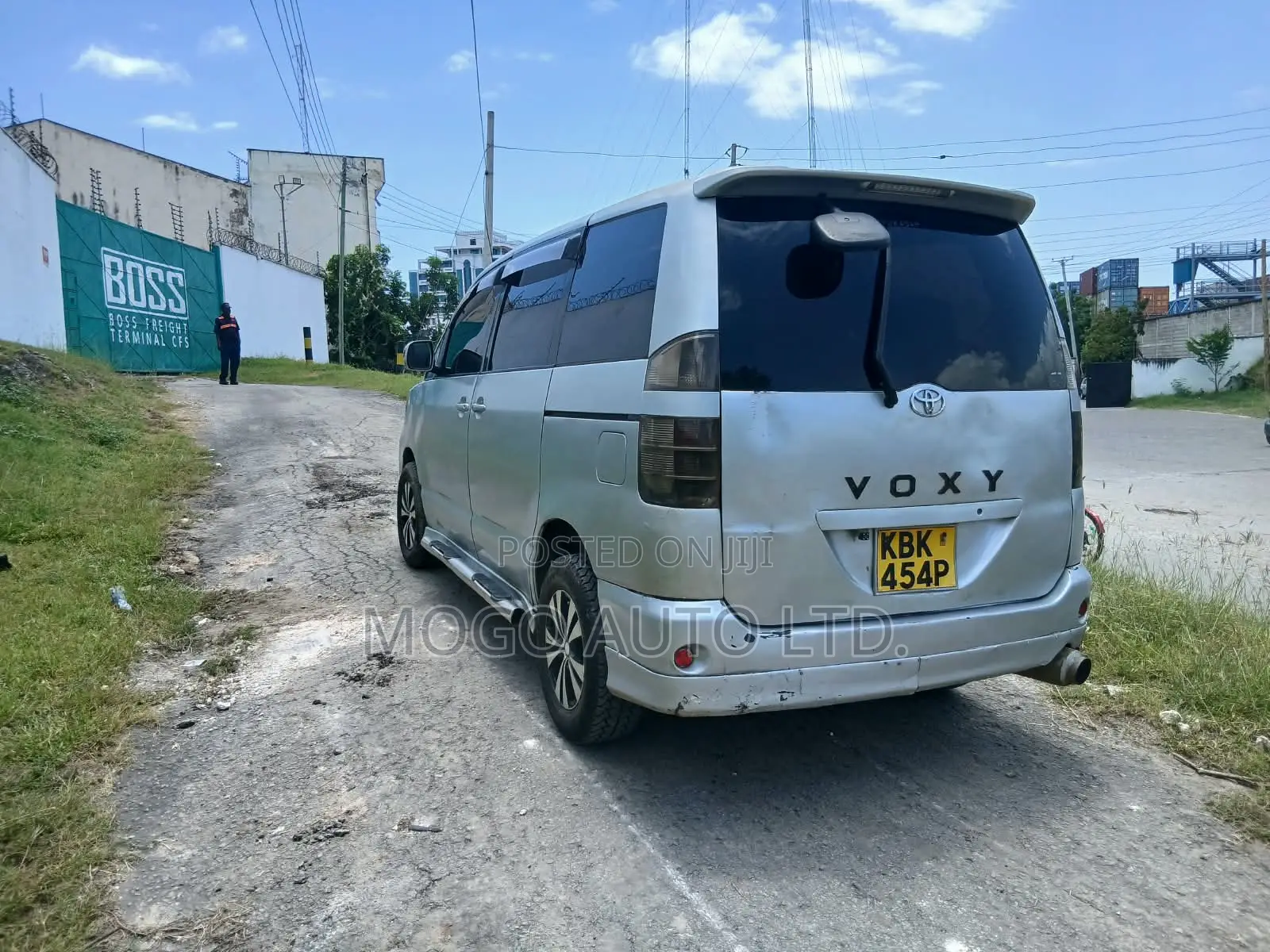 Toyota Noah 2002 Silver