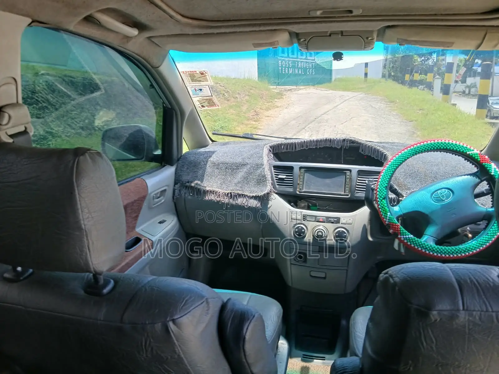 Toyota Noah 2002 Silver
